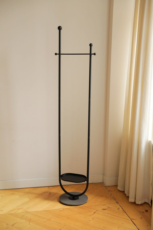 Forma Clothes Standing Hanger — HG25-BB